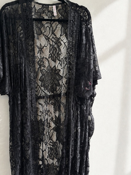 Other - Black Floral Lace Midi Kimono Cover-Up Size M/L NWT